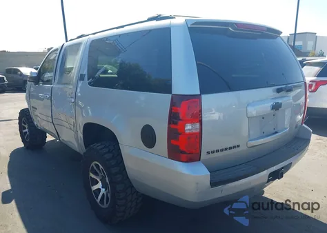 2013 Chevrolet Suburban 1500 Ls z USA, uszkodzony, nr VIN 1GNSCHE02DR279905